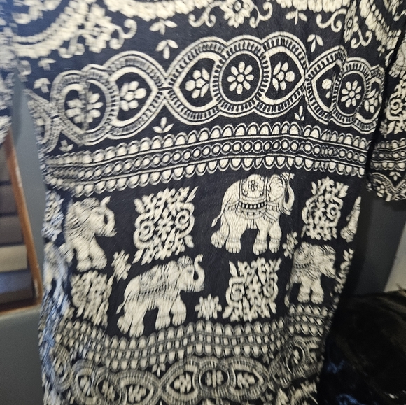 Eaethbound Trading Co. Womans Elephant Print Blouse Size S - Picture 9 of 12